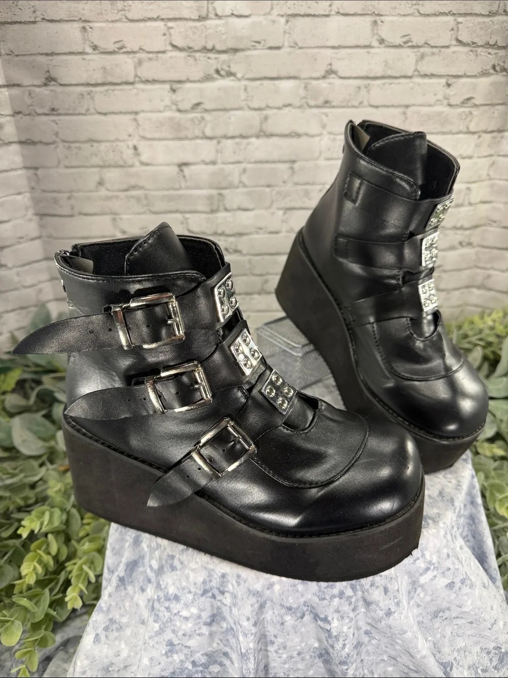 SHEIN - Black Bump Toe Buckle Strap Platform Punk Boots - WMS 7.5M 🖤 VGUC